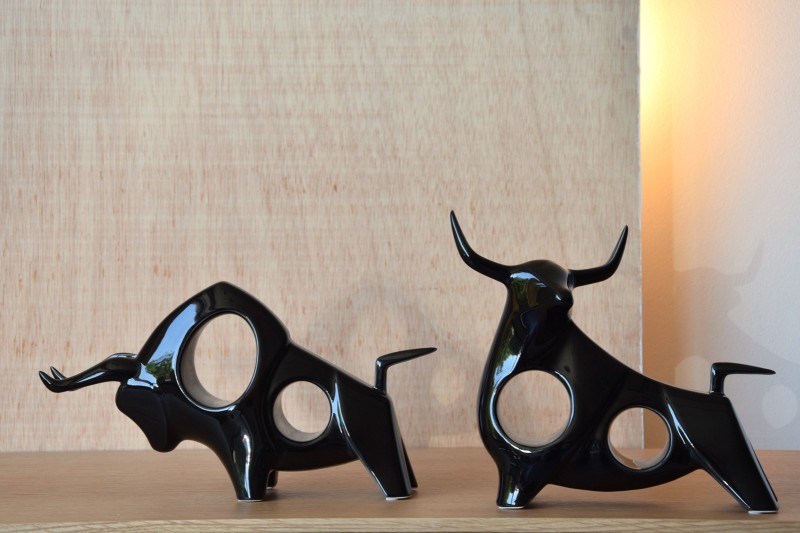 COLLECTION TORO. SCULPTURE CÉRAMIQUE NOIR BRILLANT | VP Interiorismo